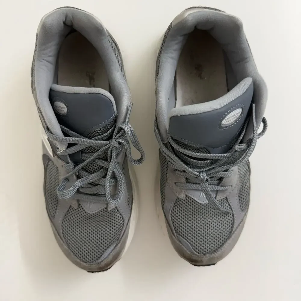 New Balance 2002R Sneakers Gray Boy's Sz 7 Casual Everyday Athleisure